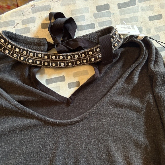 Generation Love Charcoal Long Sleeve V-Neck‎ Top w/ Stunning Neck Embellishments - Picture 4 of 7